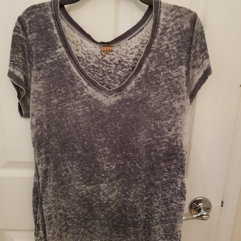 Vneck well worn shirt, size XL